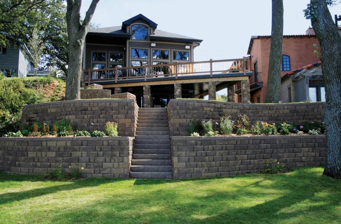 Retaining wall/steps