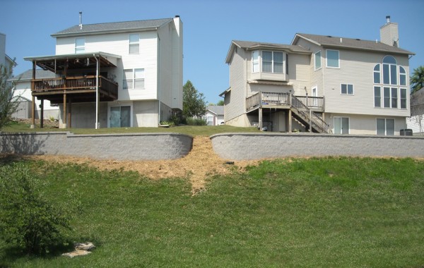 Adjoining Retaining Walls