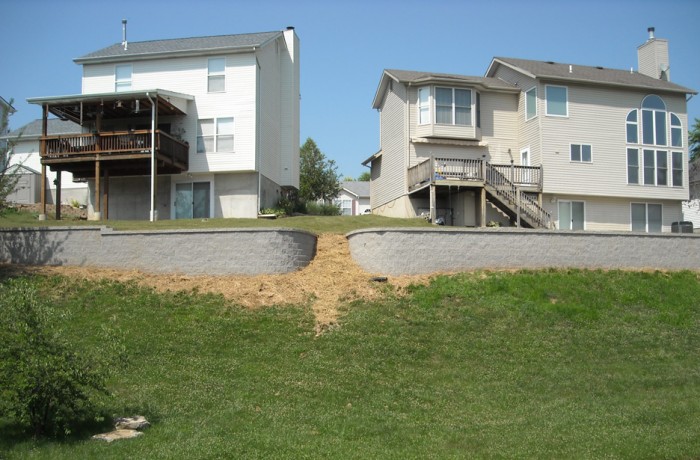 Adjoining Retaining Walls